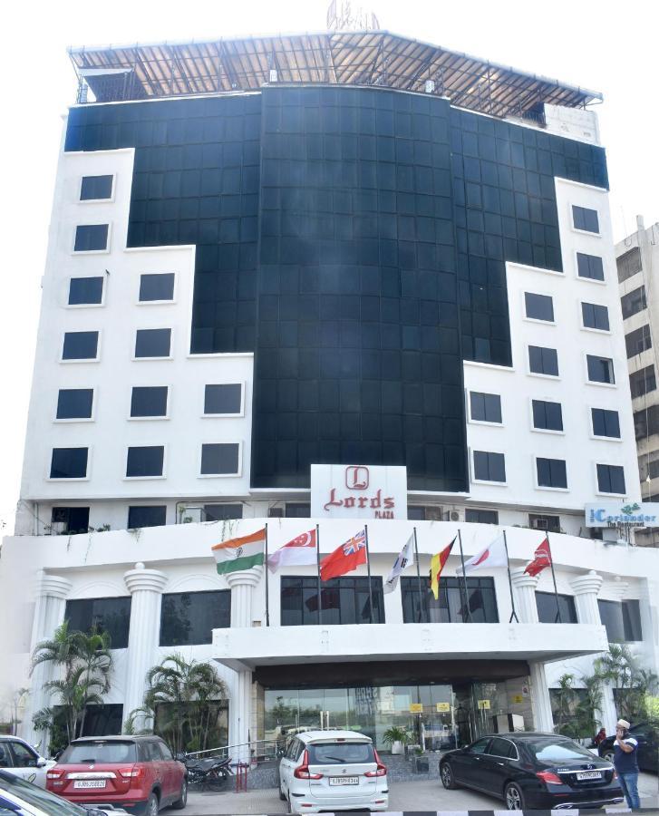 Lords Plaza Surat Hotel Luaran gambar