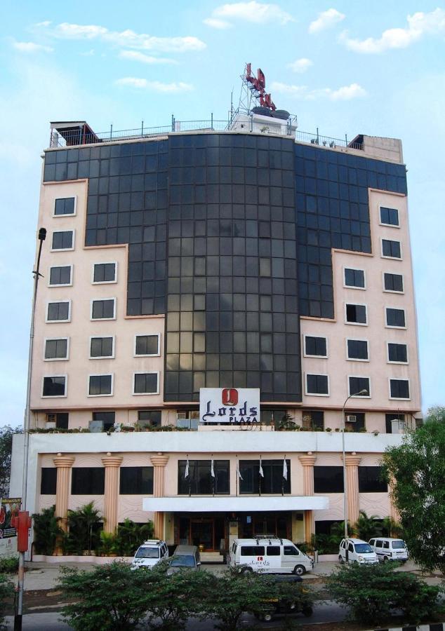 Lords Plaza Surat Hotel Luaran gambar