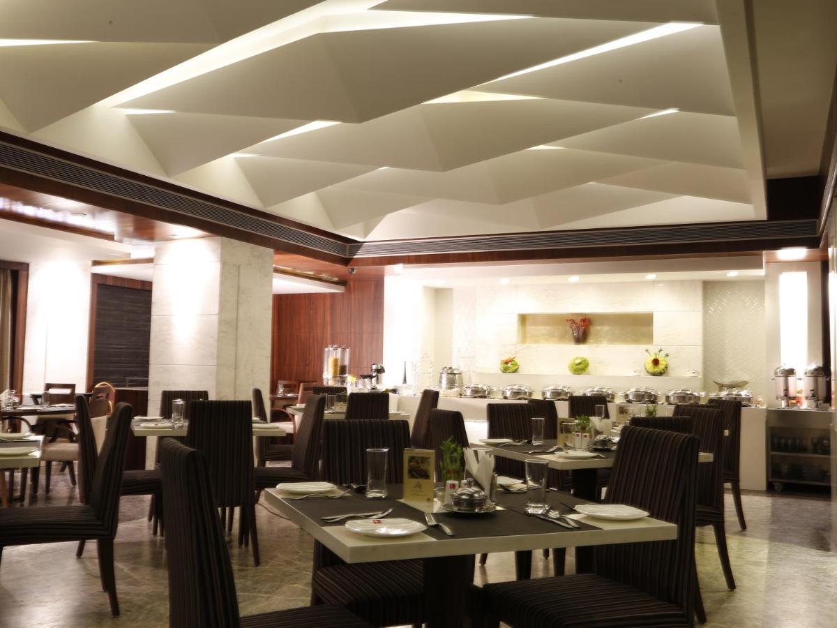 Lords Plaza Surat Hotel Luaran gambar