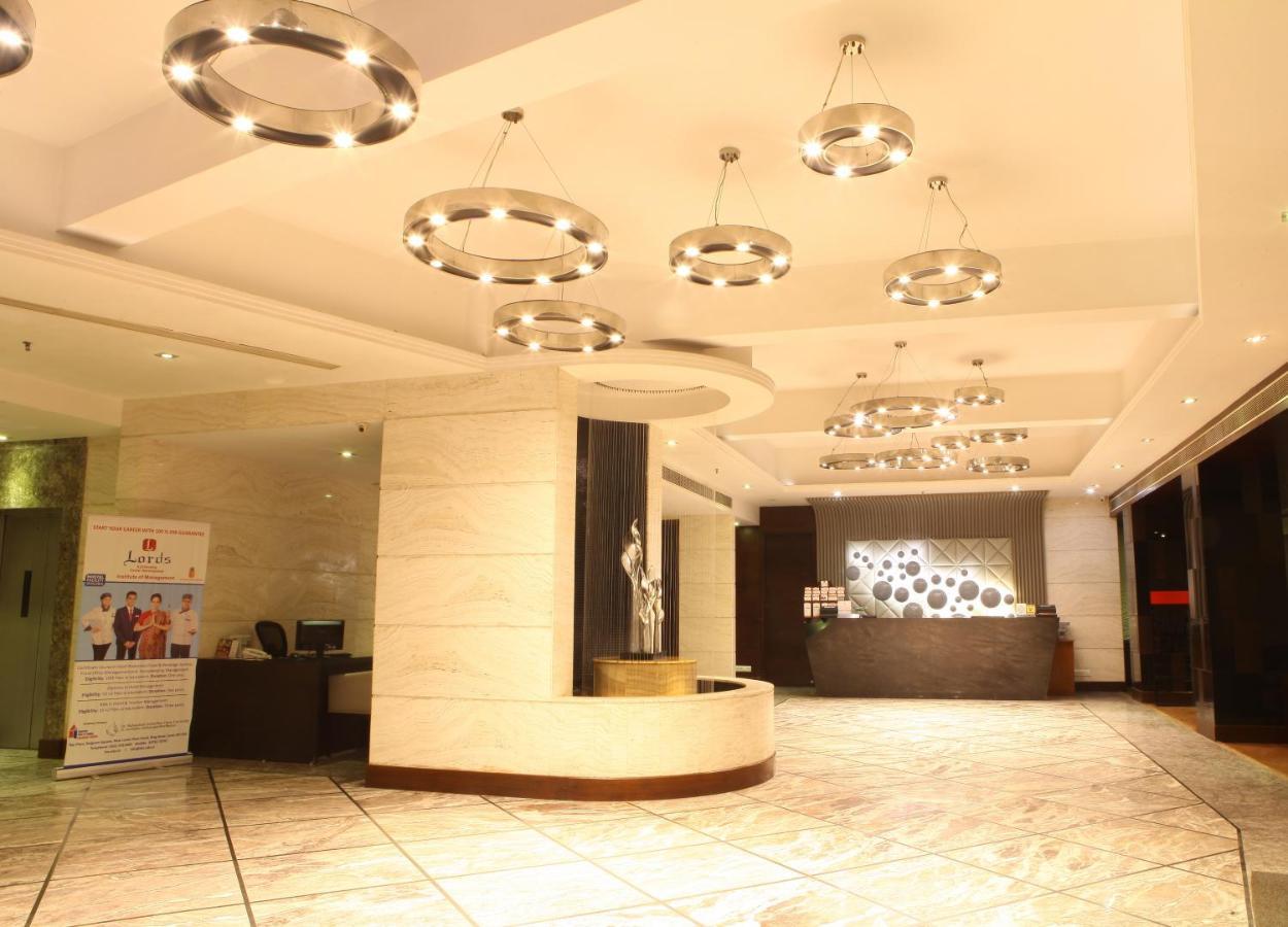Lords Plaza Surat Hotel Luaran gambar