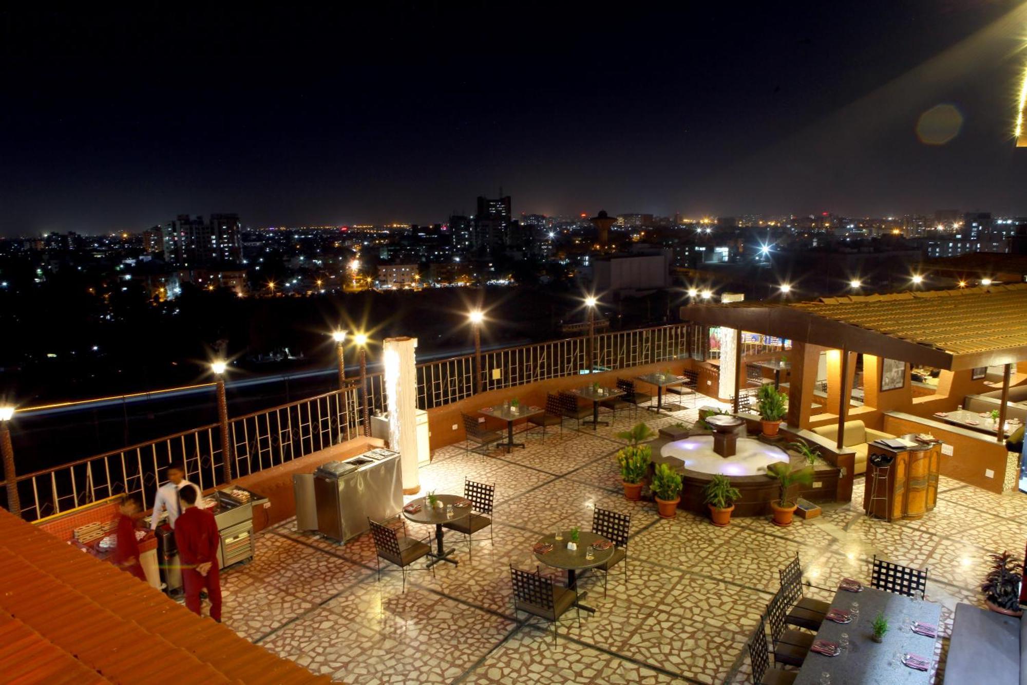 Lords Plaza Surat Hotel Luaran gambar
