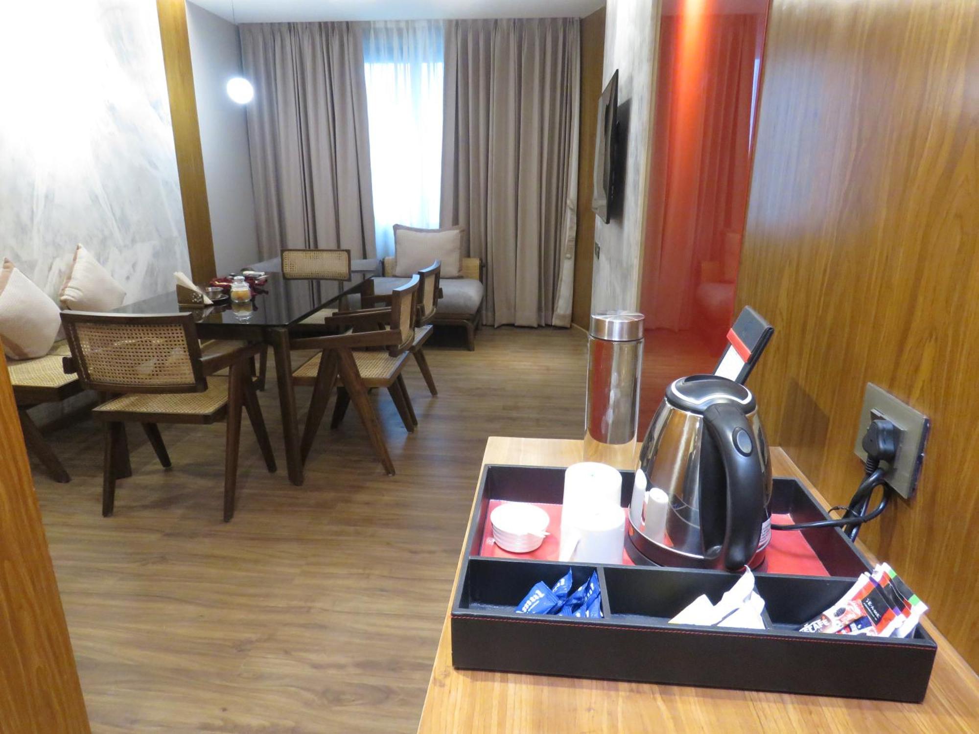 Lords Plaza Surat Hotel Luaran gambar