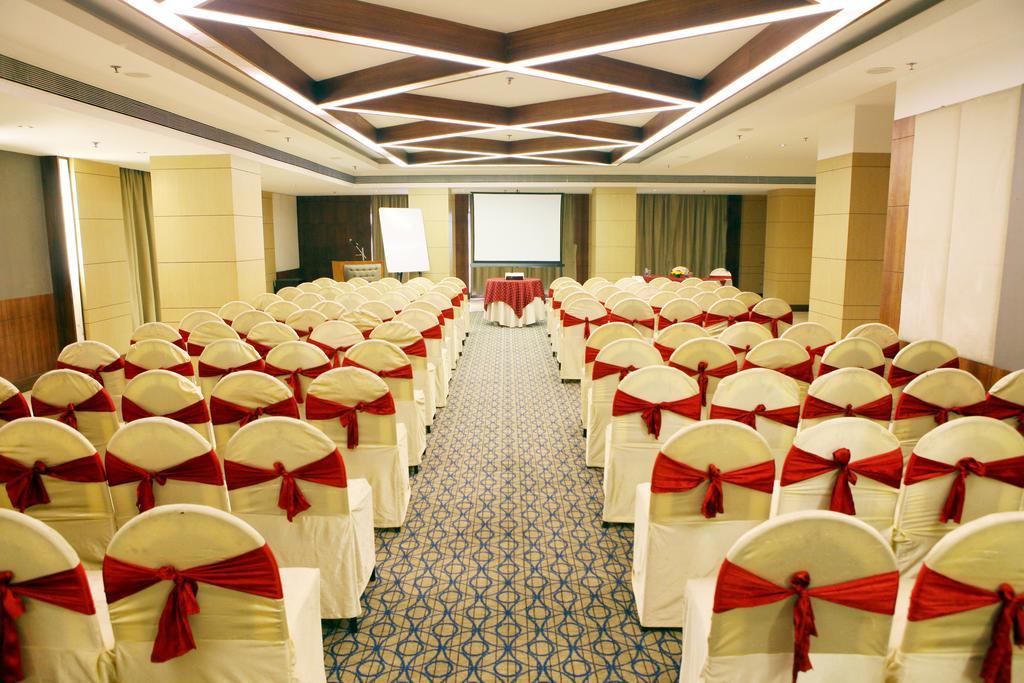 Lords Plaza Surat Hotel Luaran gambar