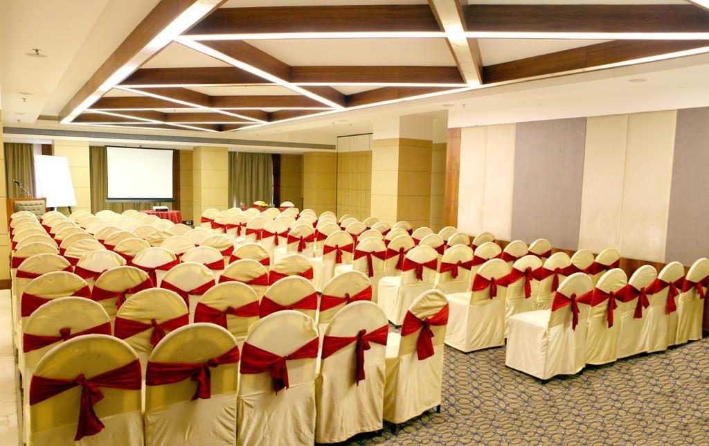 Lords Plaza Surat Hotel Luaran gambar