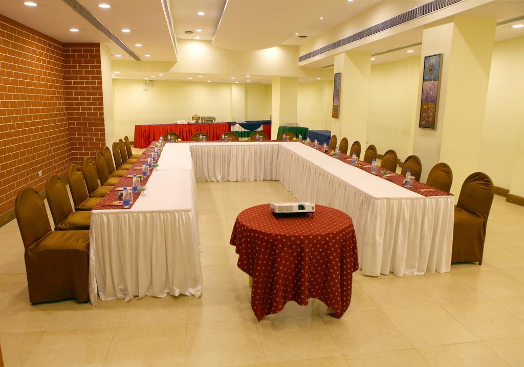 Lords Plaza Surat Hotel Luaran gambar
