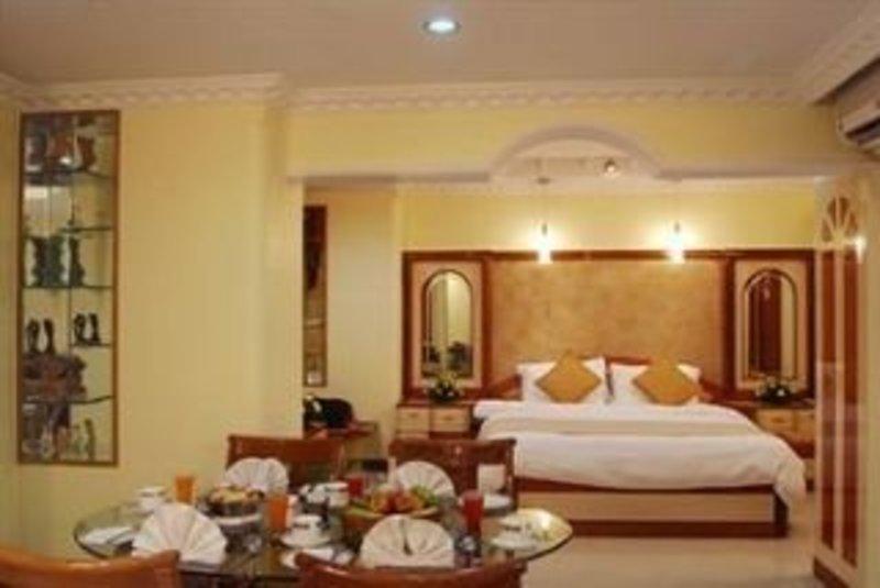 Lords Plaza Surat Hotel Luaran gambar