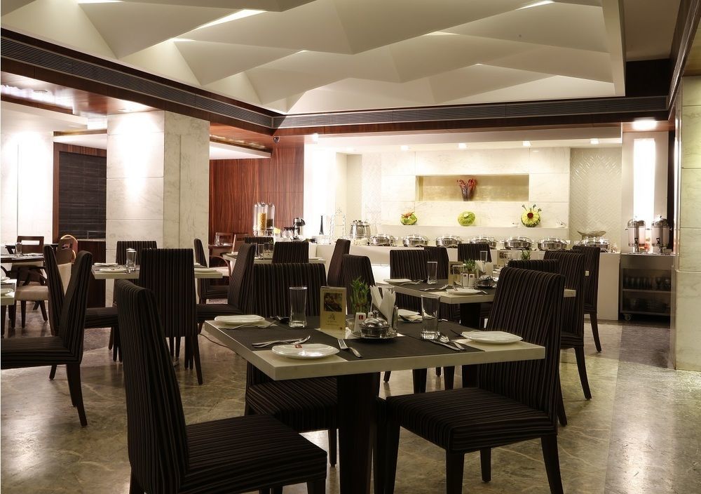 Lords Plaza Surat Hotel Luaran gambar